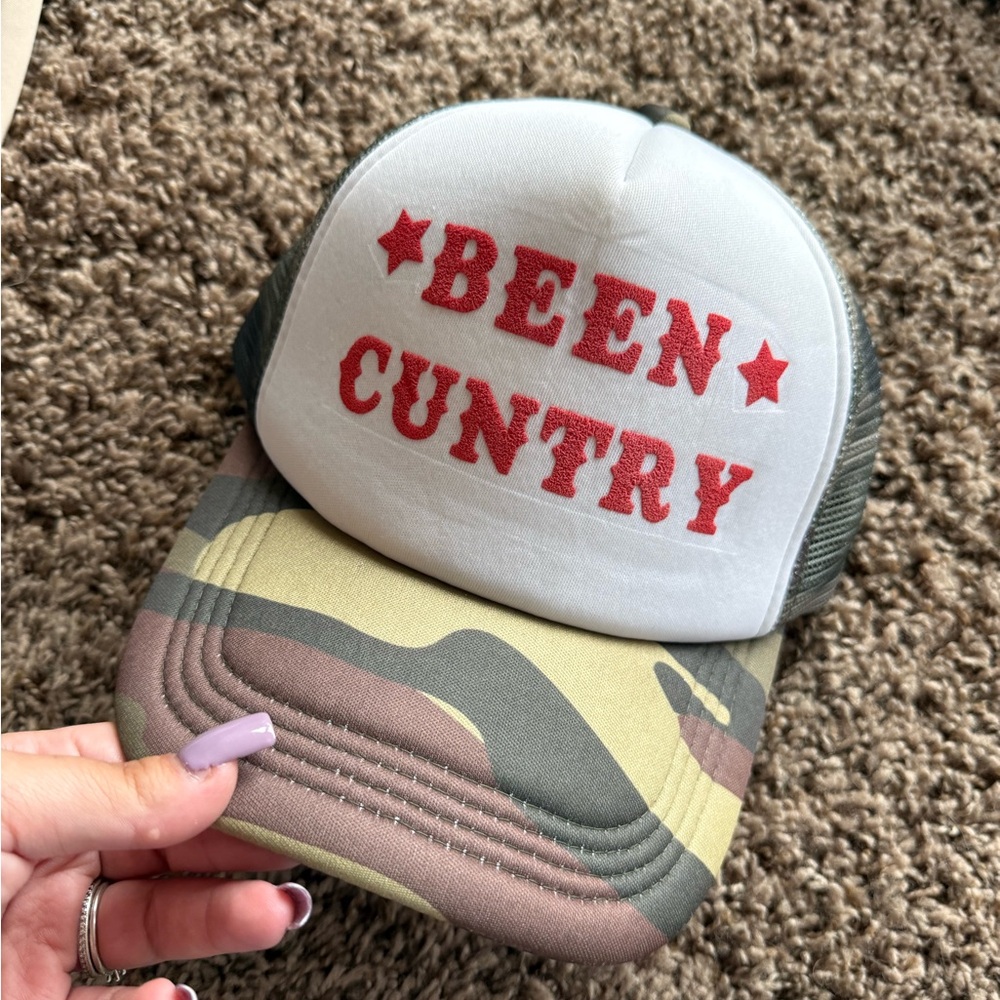 HANDMADE HATS - Picture 3 of 7